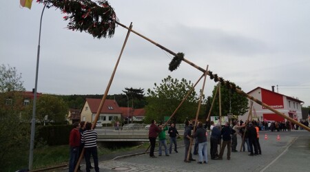 01.05.2015 - Maibaumaufstellen