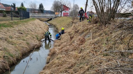 06.03.2022 - Öl-Einsatz auf dem Teichbach