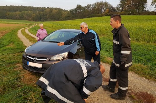 Fahrzeugbergung nach unglücklichem Wendemanöver
